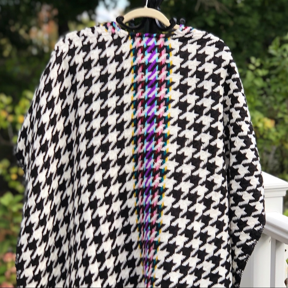 Chico’s Multi Fringe Ruana , Houndstooth Ruana - Picture 6 of 14